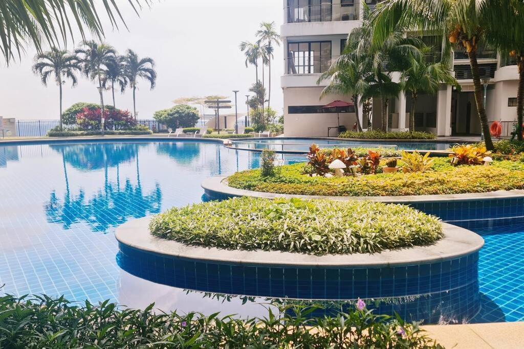 New!4-6pax Seaview Royal Jb Town *